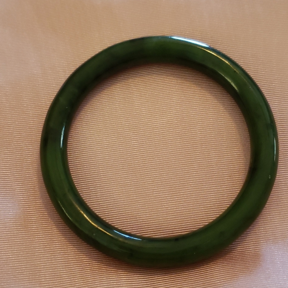 Genuine nephrite green Jade bangle